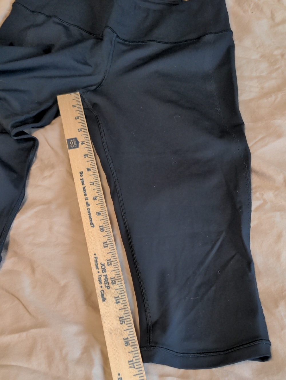 EUC Lululemon 17 inch Capris - Picture 7 of 10